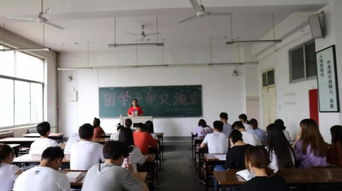 凝心聚力謀發展 文藝交流促成長——新媒體藝術學院成功召開班團干部交流會并組織文化藝術交流活動